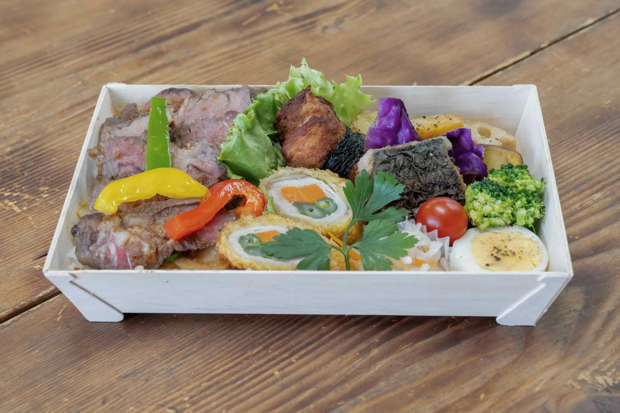 ステーキ彩り弁当